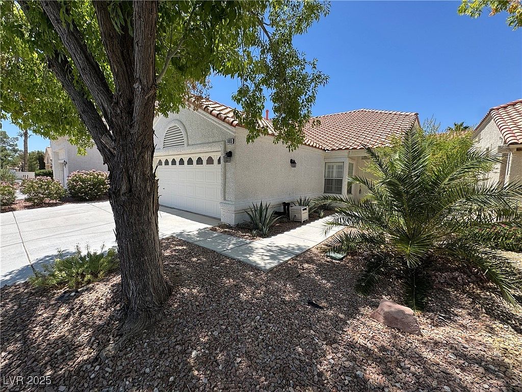 7465 Desert Flame Ct