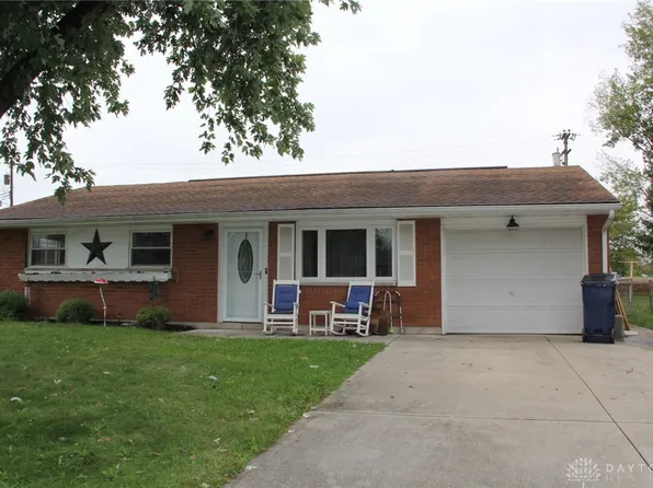 702 S Sunset Dr, Piqua, OH 45356