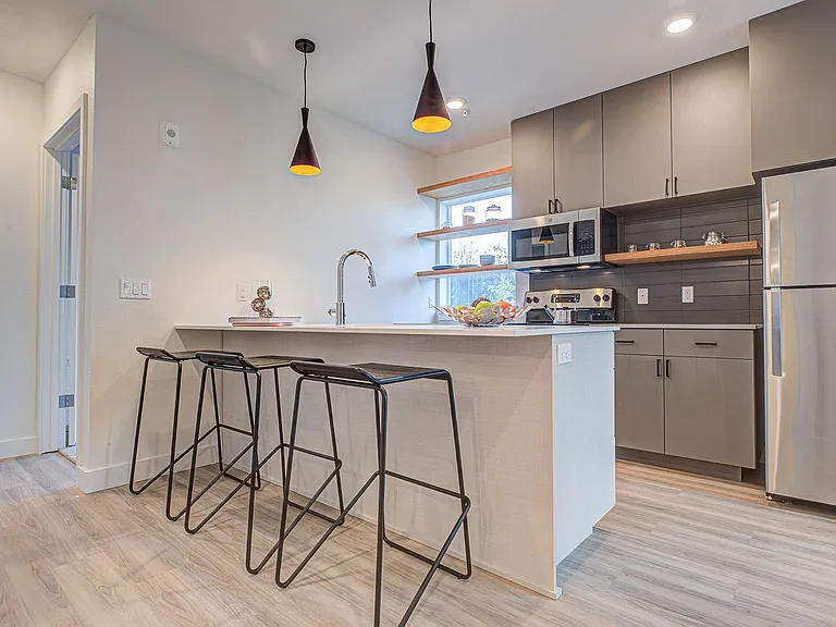 9757 SE Holgate Blvd — Photo 5