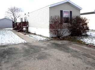 10 Walnut St, Minooka, IL 60447