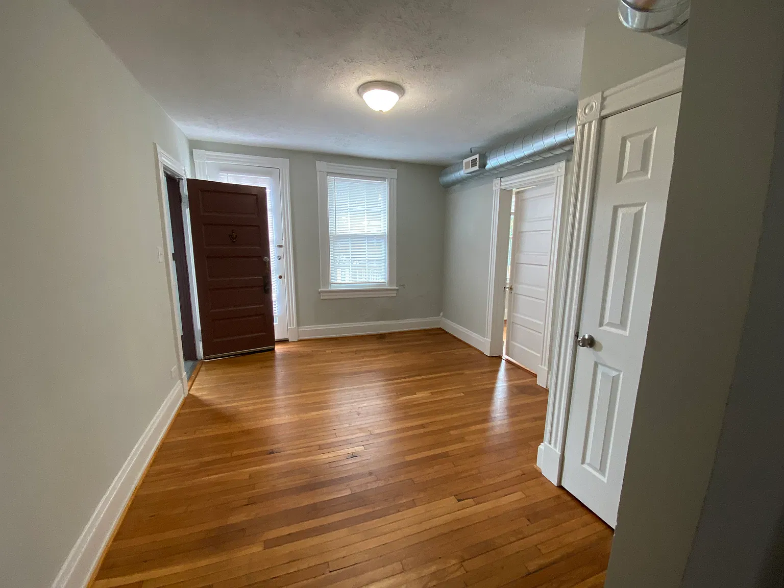 2 bed, 600 sqft, $1,600 — Photo 3