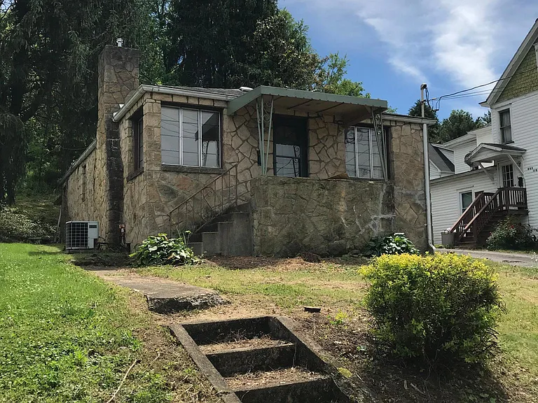 807 Potomac Ave — Photo 3