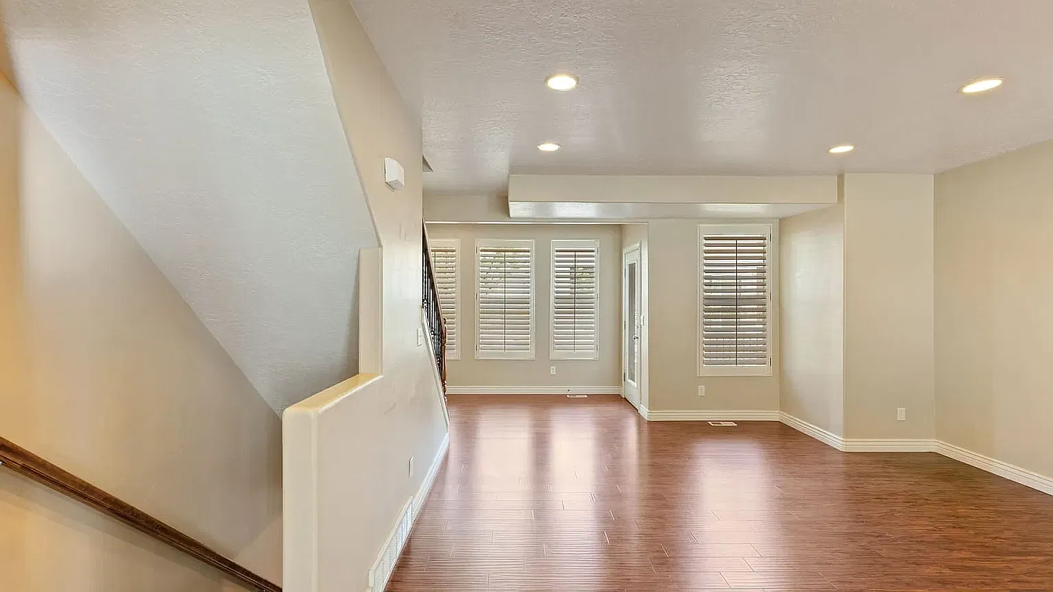 2 bed, 2.5 bath, 1607 sqft, $2,395 — Photo 2