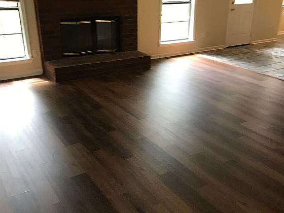 3rd image of 7955 Sandywood Ln