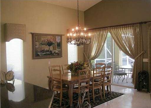 4th image of 10818 Greenbriar Villa Dr