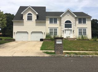 33 Bluestone Cir, Sicklerville, NJ
