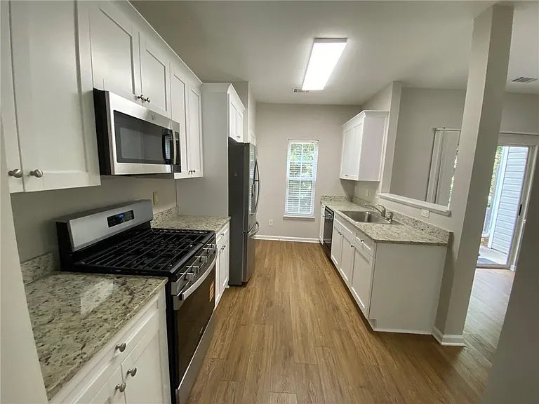 677 Kenridge Dr — Photo 13
