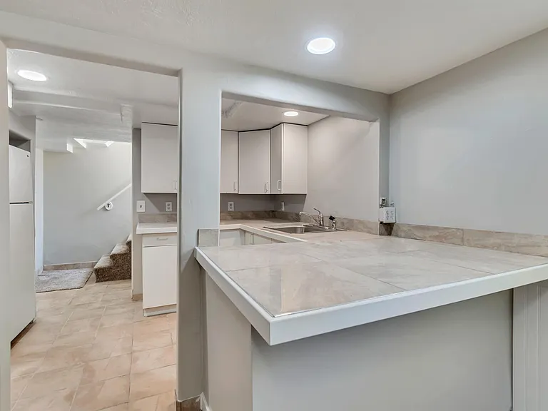 636 N Main St #B — Photo 7