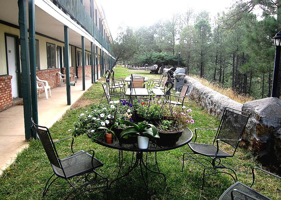 2nd image of 110 Starlite Rd