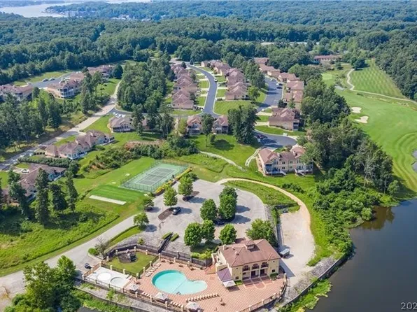 795 Muirfield Dr, Sunrise Beach, MO 65079