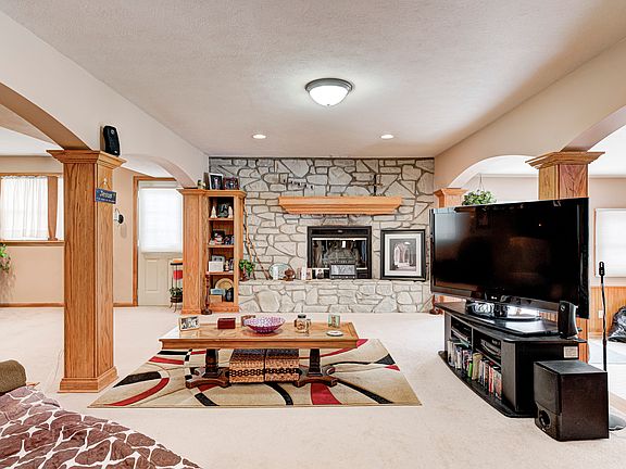 5th image of 8806 Camby Rd