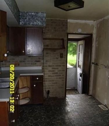 3rd image of 13936 Quincy St