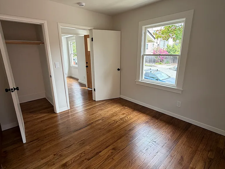 2108 Grant St — Photo 7