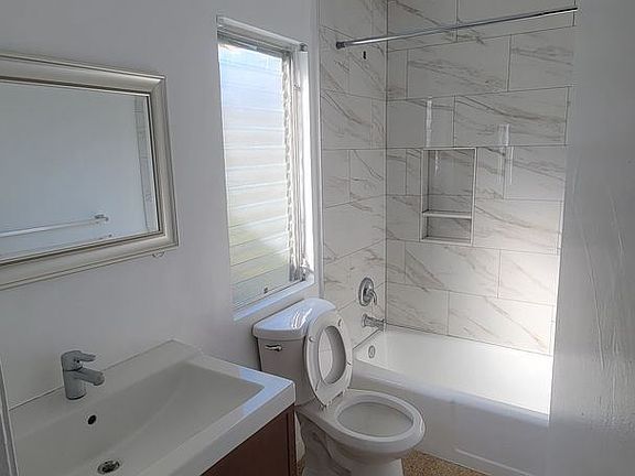 3rd image of 1443 S Bundy Dr #6
