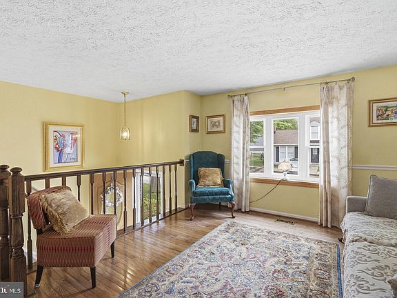 3rd image of 9 Chatterly Ct