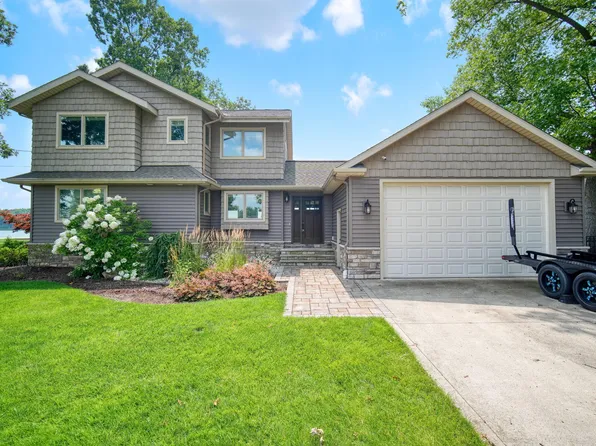 585 Acorn Trl, Horton, MI 49246
