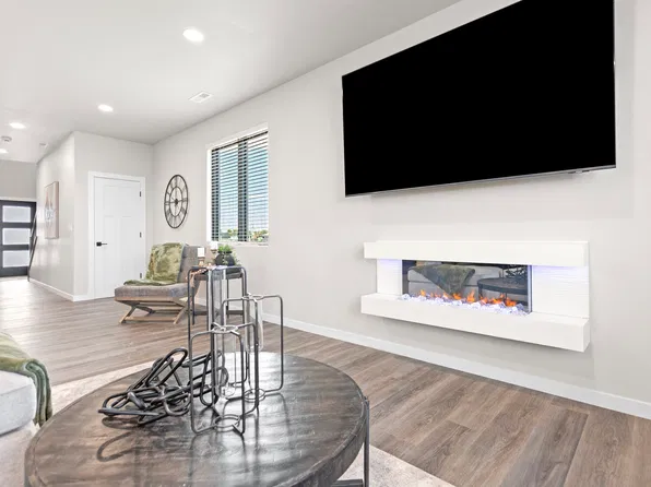Paradise Valley Townhomes & Apartments