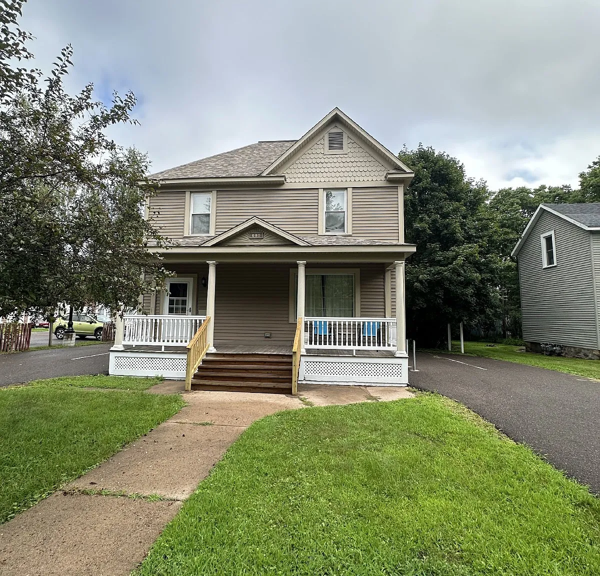 4 bed, 3.0 bath, 1560 sqft, $495 — Photo 2
