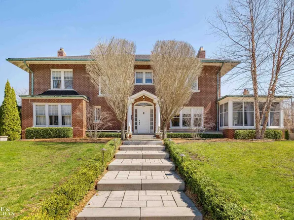 334 University Pl, Grosse Pointe, MI 48230