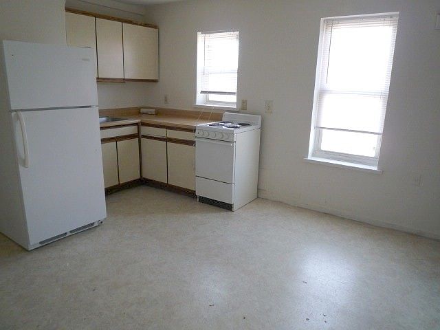 1st image of 529 W 7th St APT 3