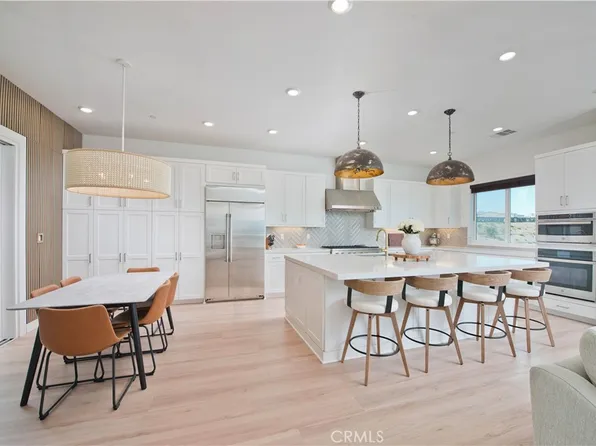 27533 Golden Currant Pl, Valencia, CA 91381