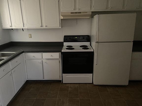 3rd image of 1610 E Park Ave APT A