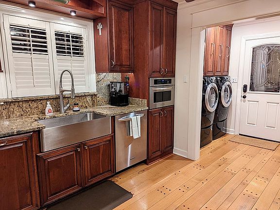 Stainless appliances