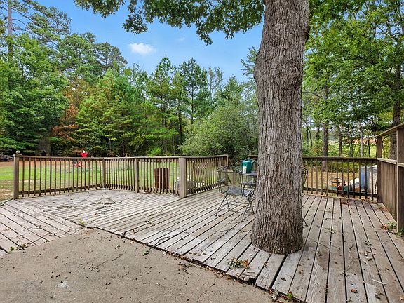 2nd image of 1073 Fox Hunt Trl