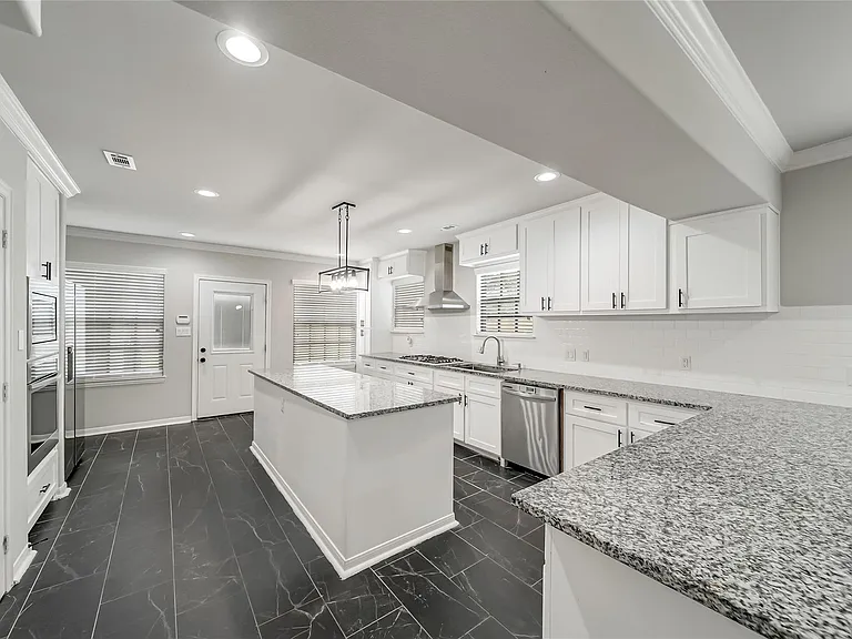 7312 Main St — Photo 9