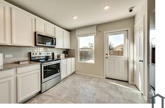 3rd image of 1329 Rosenberg Dr