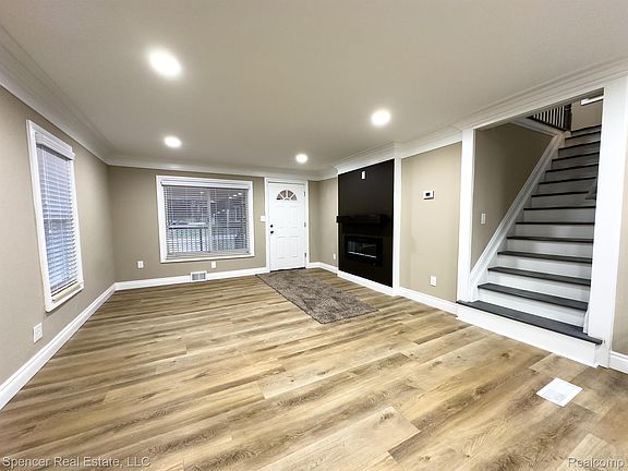 2nd image of 6596 Maple Dr