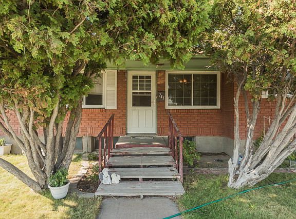 3rd image of 745 E 17th St