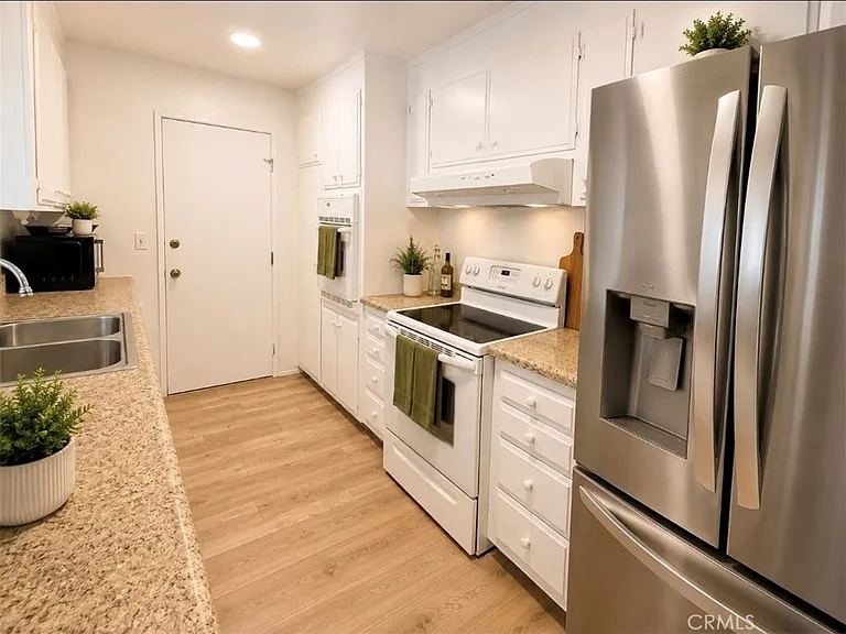 1212 Turquoise St — Photo 7