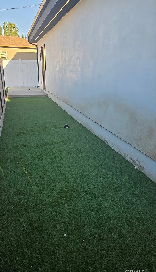 3 bed, 2.5 bath, 1200 sqft, $4,500 — Photo 3
