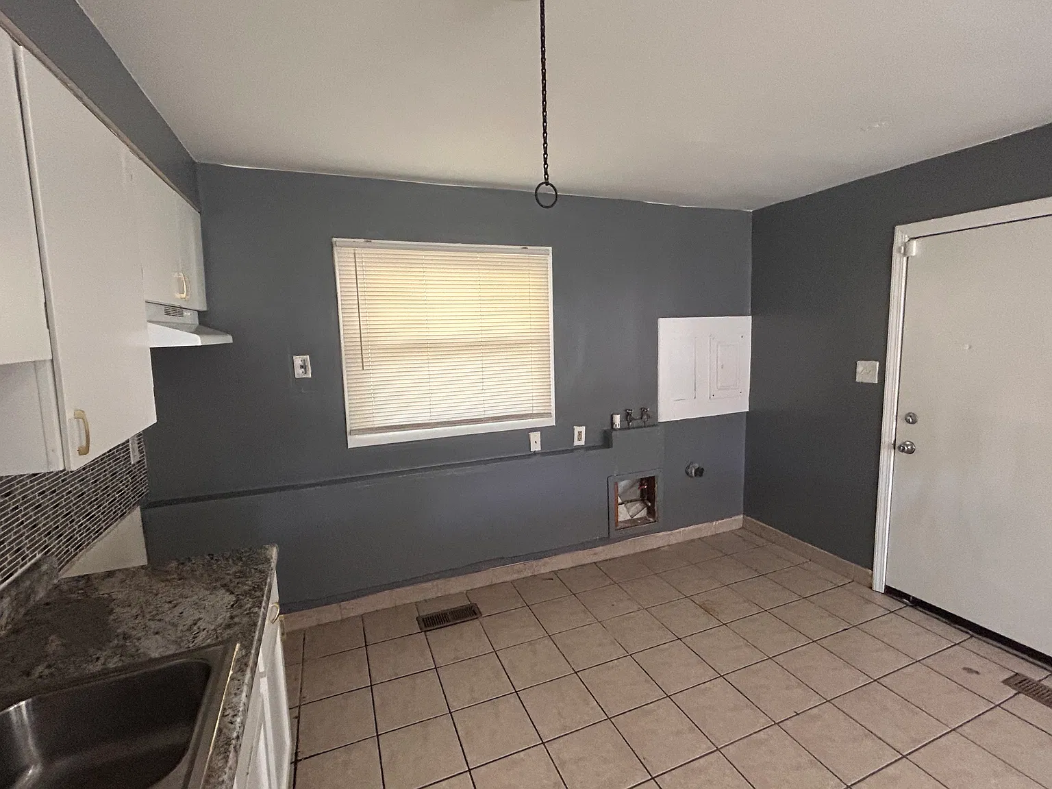 3 bed, 868 sqft, $1,595 — Photo 4