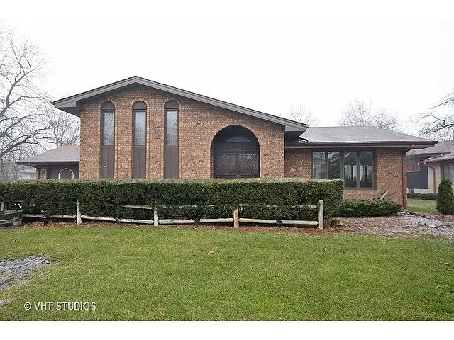 19021 Avers Ave photo 1