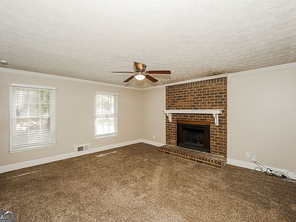 3rd image of 265 Buckeye Ln