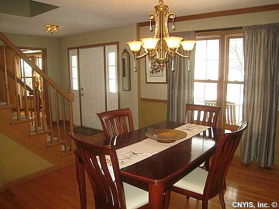 3rd image of 31 Orangewood Dr