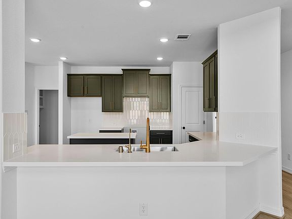 5th image of 3204 Bright Maple Dr