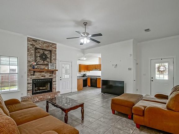3rd image of 42144 Cottonwood Dr