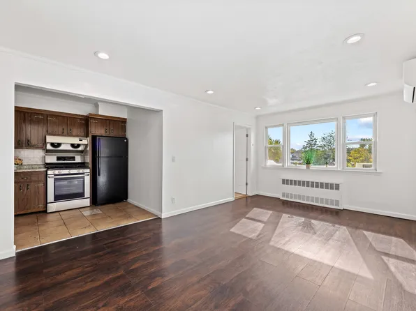 5-39 117th Street image 5 of 28