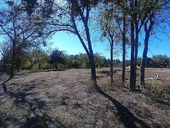 2nd image of 106 Cross Timbers Ct