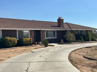 13487 Powhatan Rd, Apple Valley, CA 92308