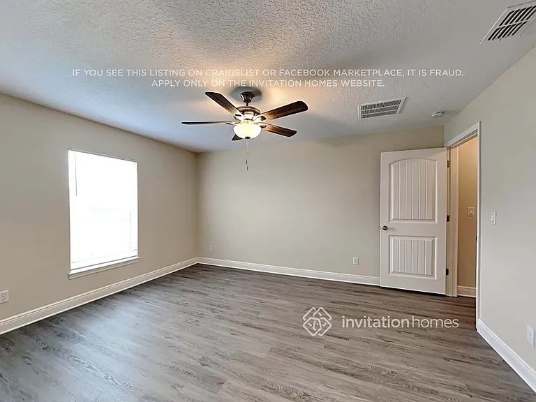 462 NW Riverside Dr — Photo 7