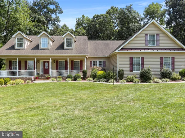686 Hallmark Dr, Martinsburg, WV 25403