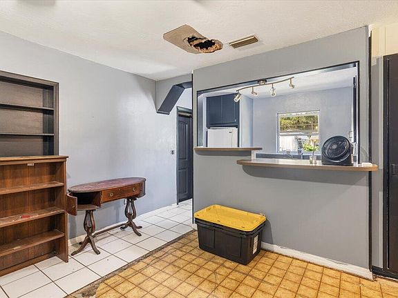 5th image of 7902 HAMILTON Avenue