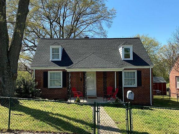 2nd image of 5202 Wingfield St