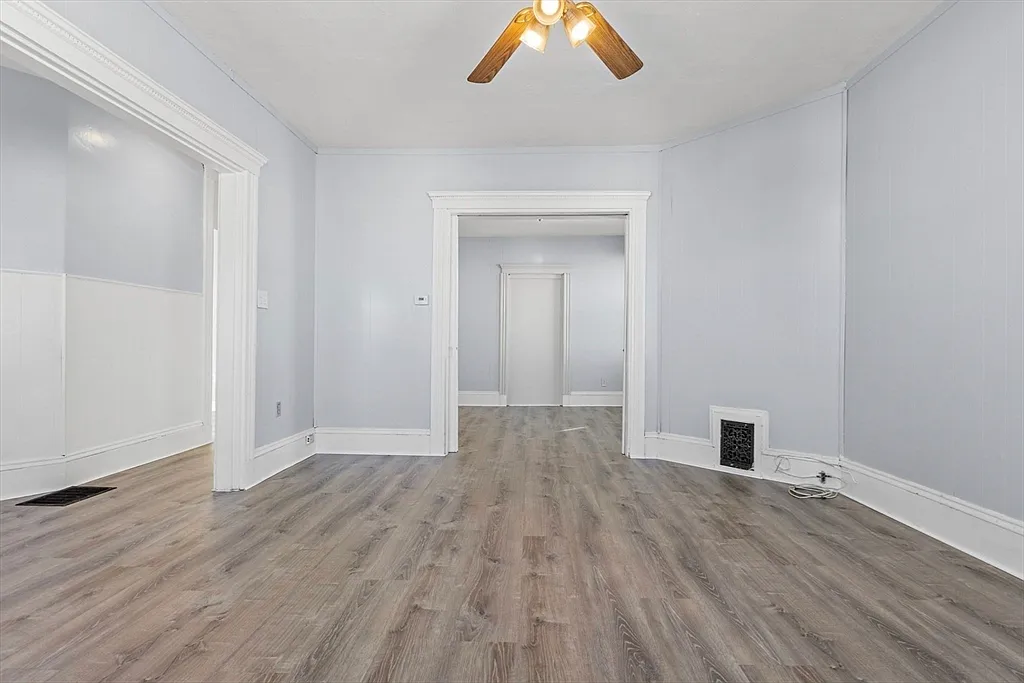 3 bed, 1.0 bath, 1445 sqft, $2,800 — Photo 3