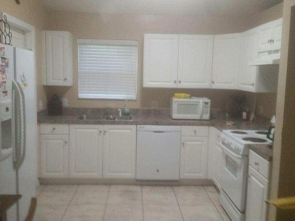 2nd image of 212 S Holmes Blvd