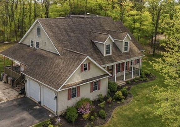 3rd image of 134 Meadows Rd